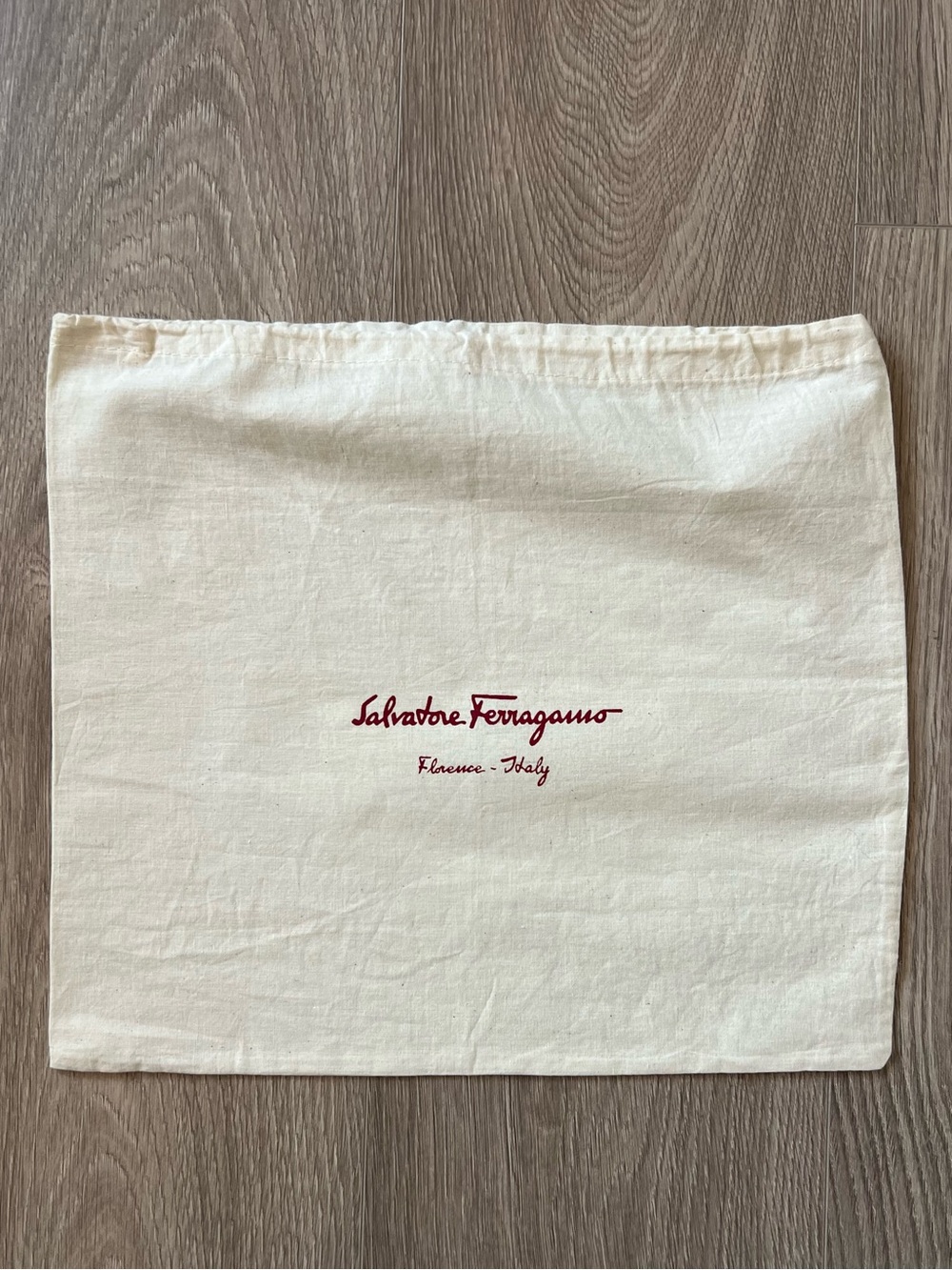 Salvatore Ferragamo dust bag (C87)